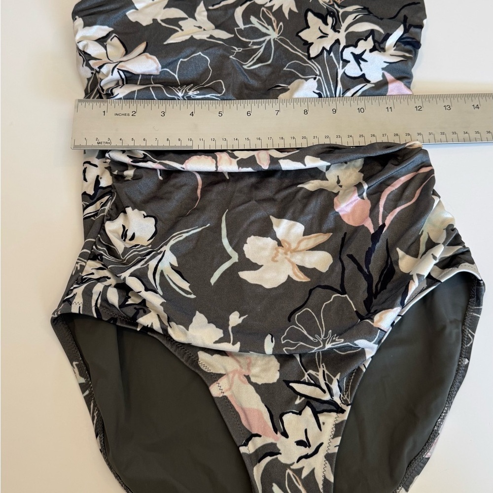 Athleta one piece bathing suit size small - Picture 6 of 7